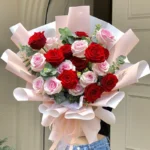 A bouquet of mixed roses