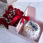 Gift box, roses with vanilla cake